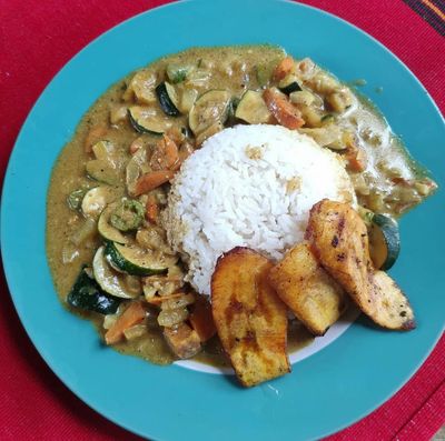 veggie curry rice with plantain