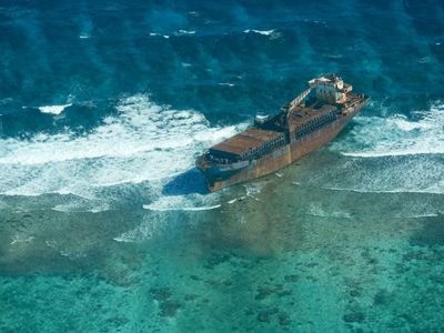 abandoned ship at belize barrier reef